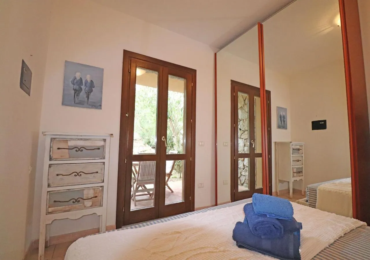 Pgs Immobiliare Srls Residenza Weber Bilocale Con Terrazza Vista Mare La Maddalenaアパートメント