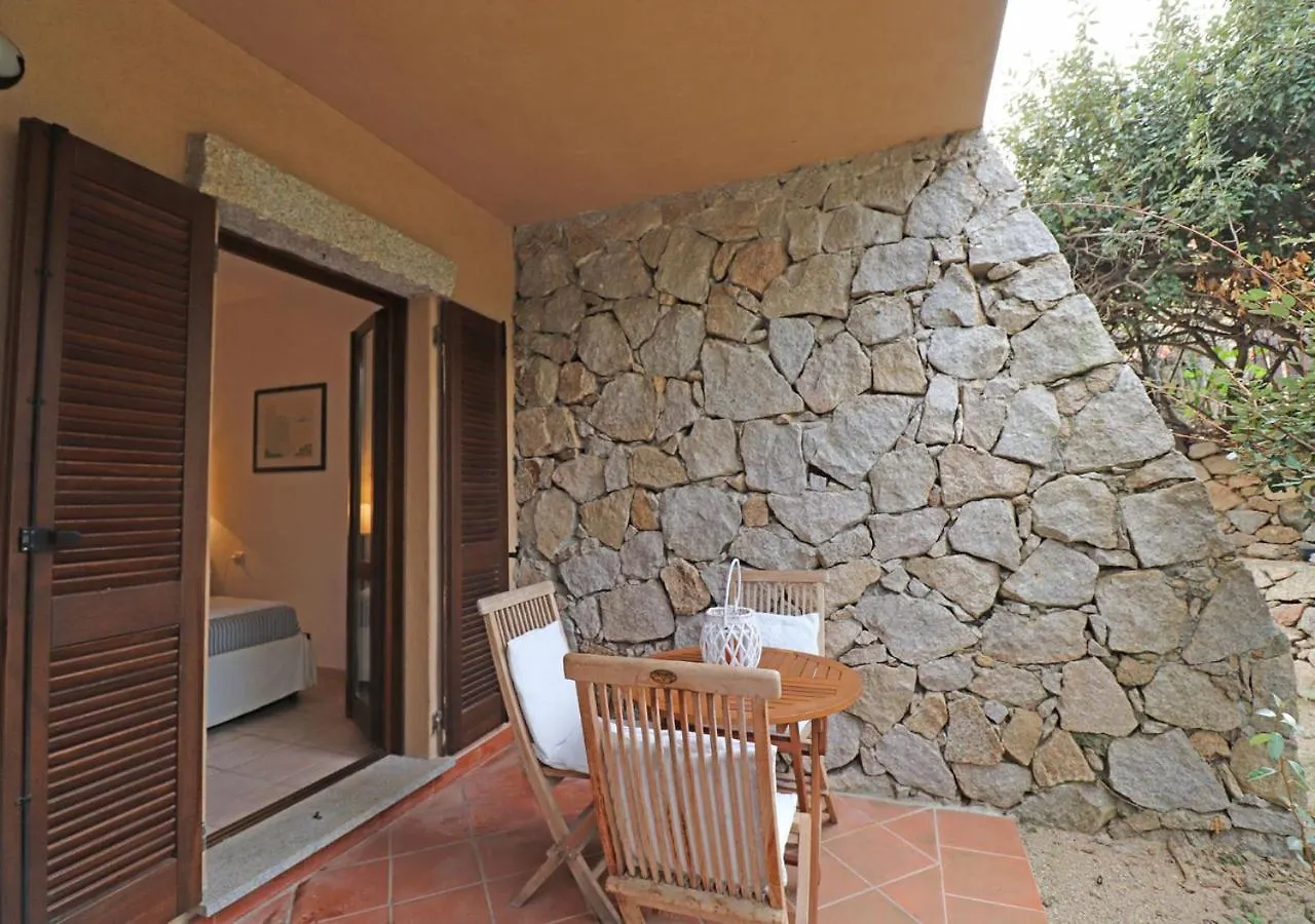 Pgs Immobiliare Srls Residenza Weber Bilocale Con Terrazza Vista Mare La Maddalenaアパートメント イタリア
