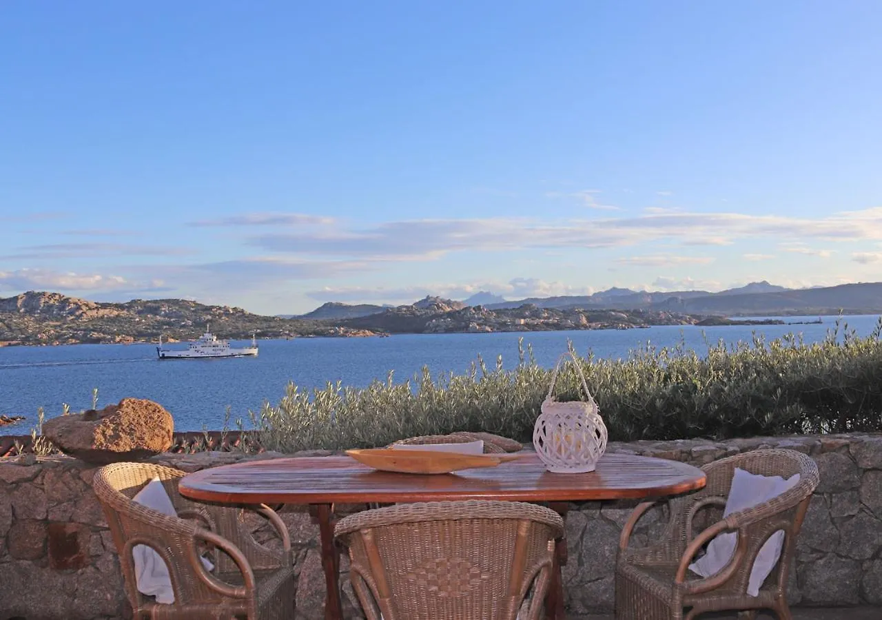 Pgs Immobiliare Srls Residenza Weber Bilocale Con Terrazza Vista Mare La Maddalenaアパートメント