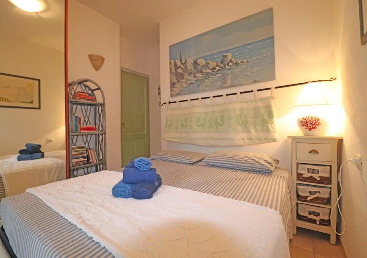 Pgs Immobiliare Srls Residenza Weber Bilocale Con Terrazza Vista Mare La Maddalenaアパートメント アパート